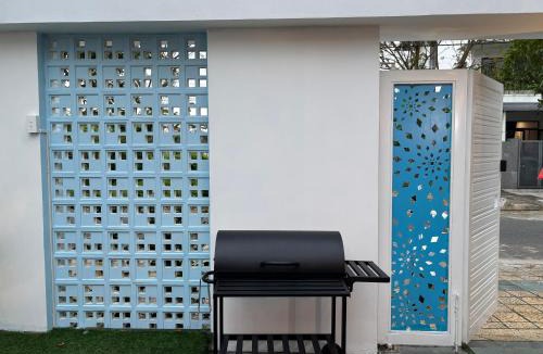 Tho Quang Beach Apartment | Tiny's Villa 2 - Near Beach, Moutain, Big Pool with Jacuzzi
