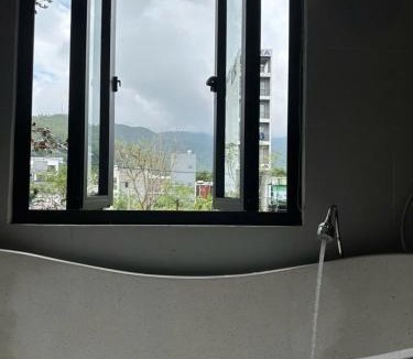 Tho Quang Beach Apartment | Tiny's Villa - Near Beach, Moutain, Pool with Jacuzzi