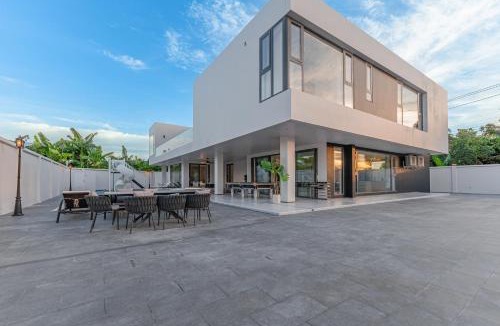 Na Kluea Villa | TML-Modern Luxury Pool Villa-6 bedrooms- Luxury KTV & gym & Billiards - Paradise of Families and Parties