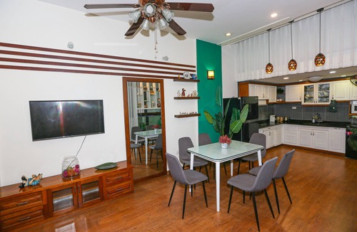Hang Trong House | To's Charming House HB