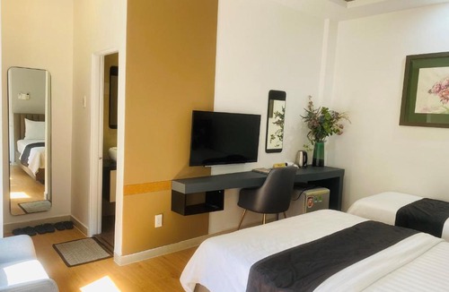 Binh Thanh Hotel | Trang An Hotel - 10 minutes Landmark 81