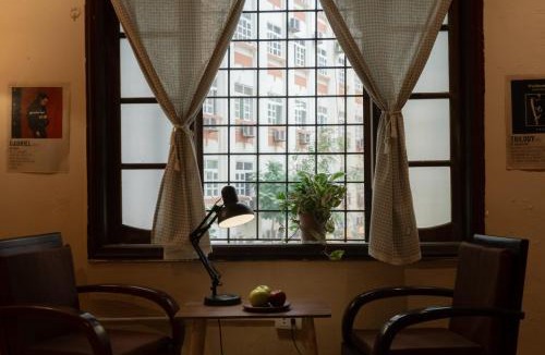 Doi Can Apartment | Treelings Coffee & Home Villa 4 Bedrooms , Old Quarter, Food Street
