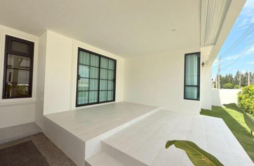 Saraphi Villa | Tropical home close to nature and city
