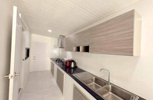 Saraphi Villa | Tropical home close to nature and city