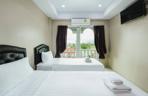 Choeng Thale Hotel | Tyler Cherngtalay