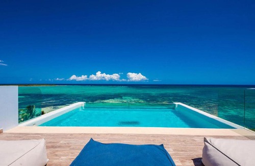 Soliman Bay Villa | Ultimate Luxury in Soliman Bay - Royalty Treatment - Private Beach Area