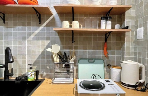 Dong Khoi Apartment | Unbeatable location in District 1. Well-equipped studio in a iconic building.