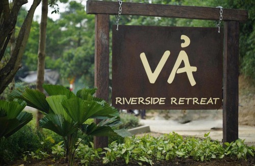 Huong Thuy House | Vả Riverside Retreat