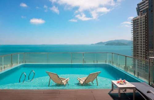 Tran Phu Beach Hotel | V Hotel Nha Trang