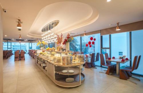 Tran Phu Beach Hotel | V Hotel Nha Trang