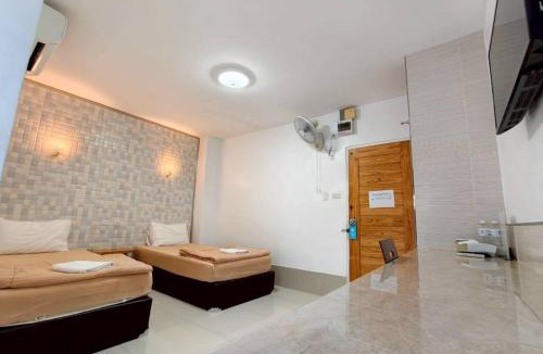 Nong Chaeng Hotel | Veerakit Grand Hotel Udon Thani