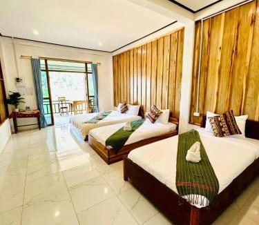 Nong Khiaw House | Views Backpackers Hostel