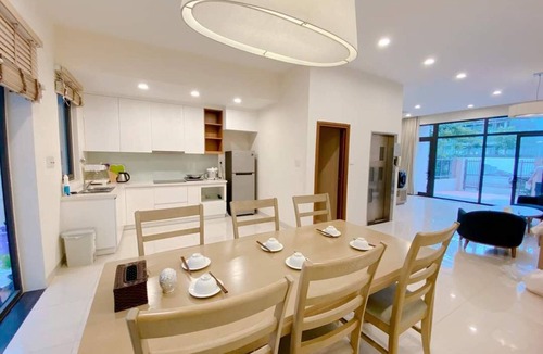 Ha Long Villa | Villa 102 Royal Lotus cách bãi biển 5 phút