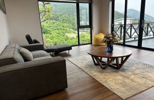 Tam Duong Villa | Villa 5 sao tiện nghi, bể bơi, sân golf, cách Hà Nội 50 phút di chuyển,