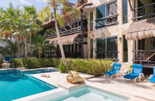 Soliman Bay Villa | Villa Beachfront Fully Staffed in Luxury Soliman Bay