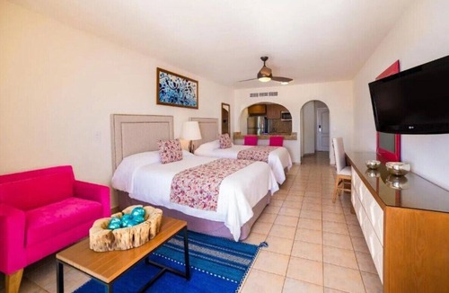 Cabo San Lucas Resort | Villa del Palmar Charming 1-bedroom resort in lovely Cabo San Lucas