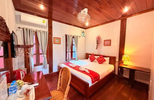Luang Prabang Hotel | Villa Ouis NamKhan River View