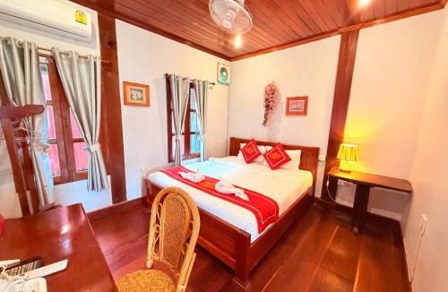 Luang Prabang Hotel | Villa Ouis NamKhan River View