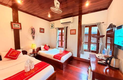 Luang Prabang Hotel | Villa Ouis NamKhan River View