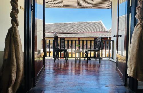 Luang Prabang Hotel | Villa Phounsab Tourist Street