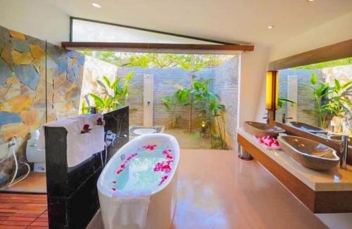 Ngoc Thanh Villa | Villa R331 Forest Dai Lai Resort