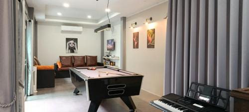 Chiang Mai Villa | Villa Rajapruek 3 Villa Estates For A Group Maid and Butler near Airport