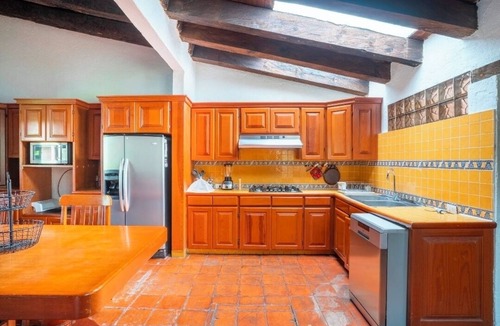 Santa Maria Ahuacatitlan Villa | Villa Tinto : Private villa with pool and garden for relaxation and conviviality.