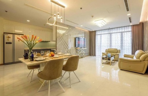 Hang Xanh Apartment | Vinhome Landmark 81 Suites Deluxe Apartment