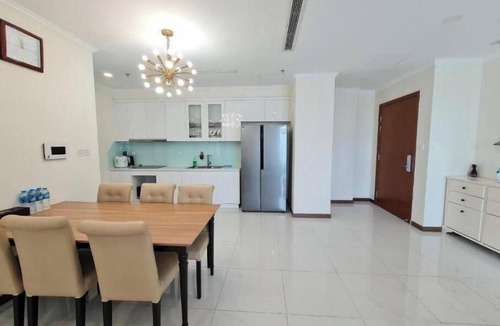 Hang Xanh Apartment | Vinhome Landmark 81 Suites Deluxe Apartment
