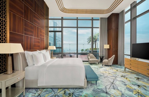Hang Xanh Hotel | Vinpearl Landmark 81, Autograph Collection