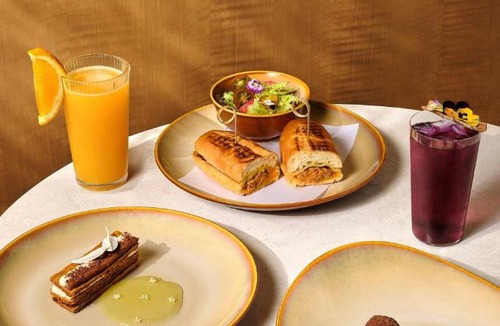Hang Xanh Hotel | Vinpearl Landmark 81, Autograph Collection