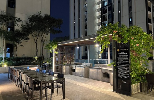 District 10 Apartment | Vintage 3BR HaDo Centrosa with pool view! Just 5mins to go BenThanh market