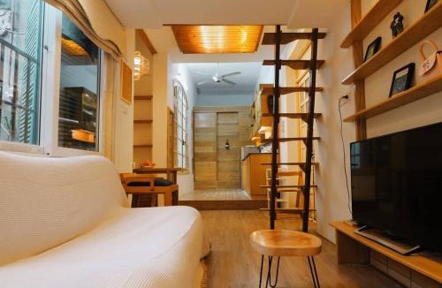 Hang Bai Apartment | Vintage House in Central of Old Quarter 2 Bedrooms with Healing Vibe