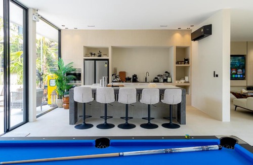 Old City Villa | VORA RETREAT- 8 bedrooms I Old City I Daily Maid