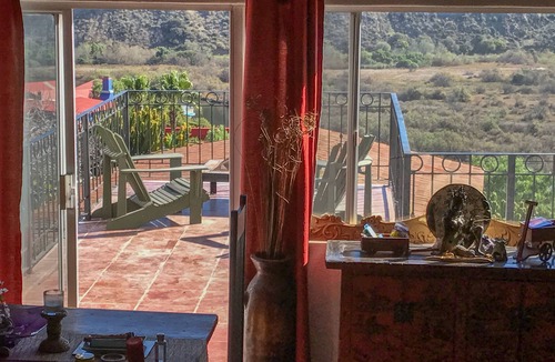 Ciudad Juarez House | Wondrous views in an enchanting village by the sea