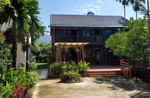 Ha Giang House | Wooden Double Room Ha Giang & Motorbike City Mini Loop Trekking