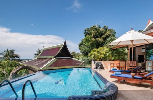 Kata House | Wunderschöne private Villa mit Infinity Pool by Interhome