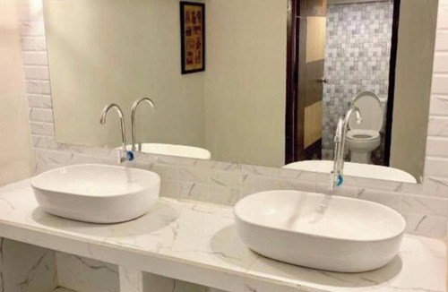 Pakse Hostel | You empire Hostel and Bar
