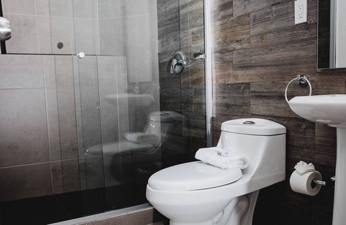 Centro Hotel | Your Downtown Hub for Fun and Exploration: 4 Spacious & Relaxing Rooms in Merida