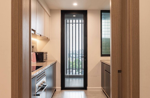 District 1 Apartment | Zenity D1 Luxury 3BR Apt: Pool, Gym, Bathtub