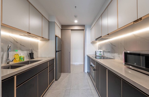 District 1 Apartment | Zenity D1 Luxury 3BR Apt: Pool, Gym, Bathtub