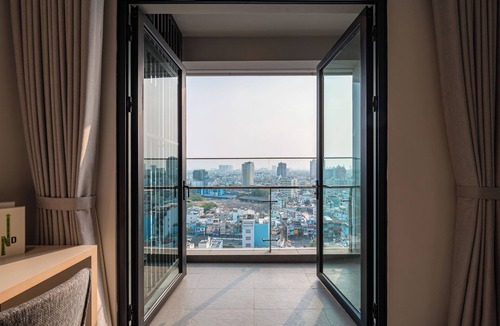 District 1 Apartment | Zenity D1 Luxury 3BR Apt: Pool, Gym, Bathtub