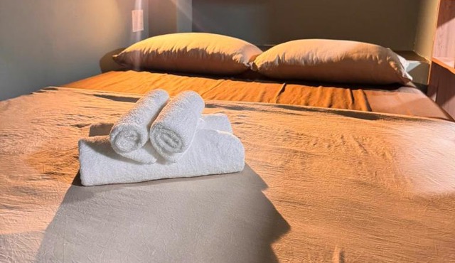 Àla Homestay Hàng Xanh near Landmark 81