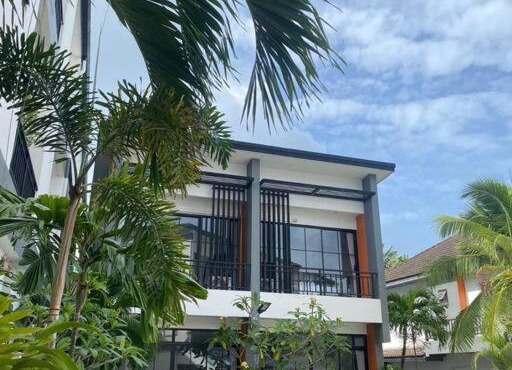 Новый таунхаус в 10 мин. пешком от пляжа Камала in Kamala Beach
