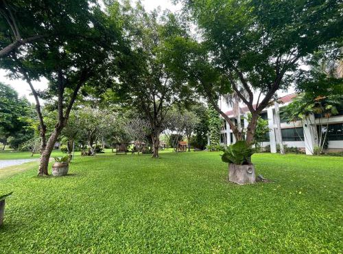โรงแรมฉัตรแก้ว in Dan Chang