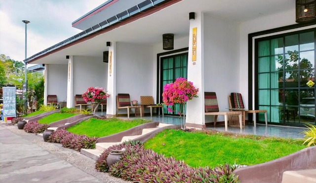 โรงแรมบ้านมะลิ ฮิลล์ เรสซิเด้นท์