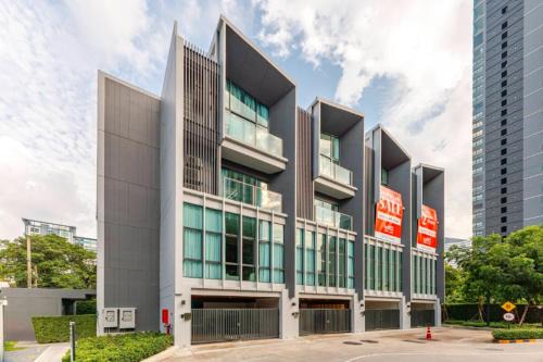 曼谷豪华IDEORama9联排别墅 in Bangkok