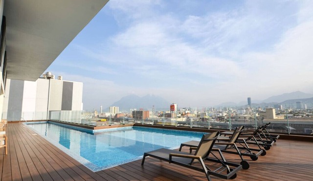 1 King & 2 Twin Bed | 6 people 2BR2br | Gym & Pool in Monterrey