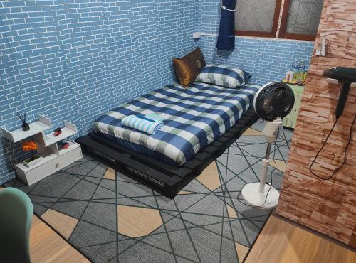 108 Quiet and nice fan apartment with full amenities free Wi-Fi in Bangkok