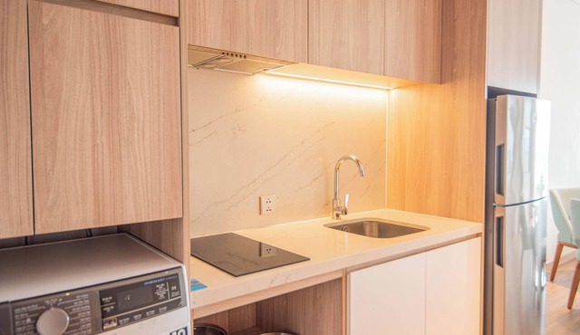 11F Seaview Apt | 2BR 2WC | 75m² | Near Beach.